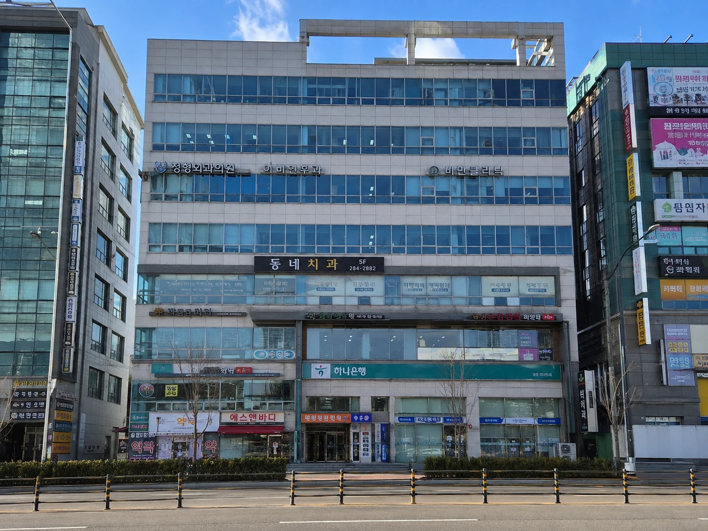 도심 상가건물 다층점포